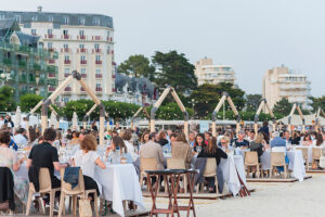 OUVERTURE Dîner sur la plage