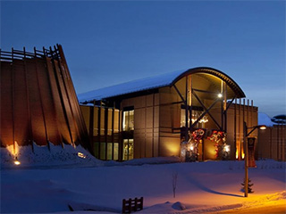 NL-607-ENCADRE QUEBEC Lhôtel-musée Premières Nations