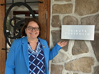 NL-607-HOTEL MONT GABRIEL Julie Gravelle